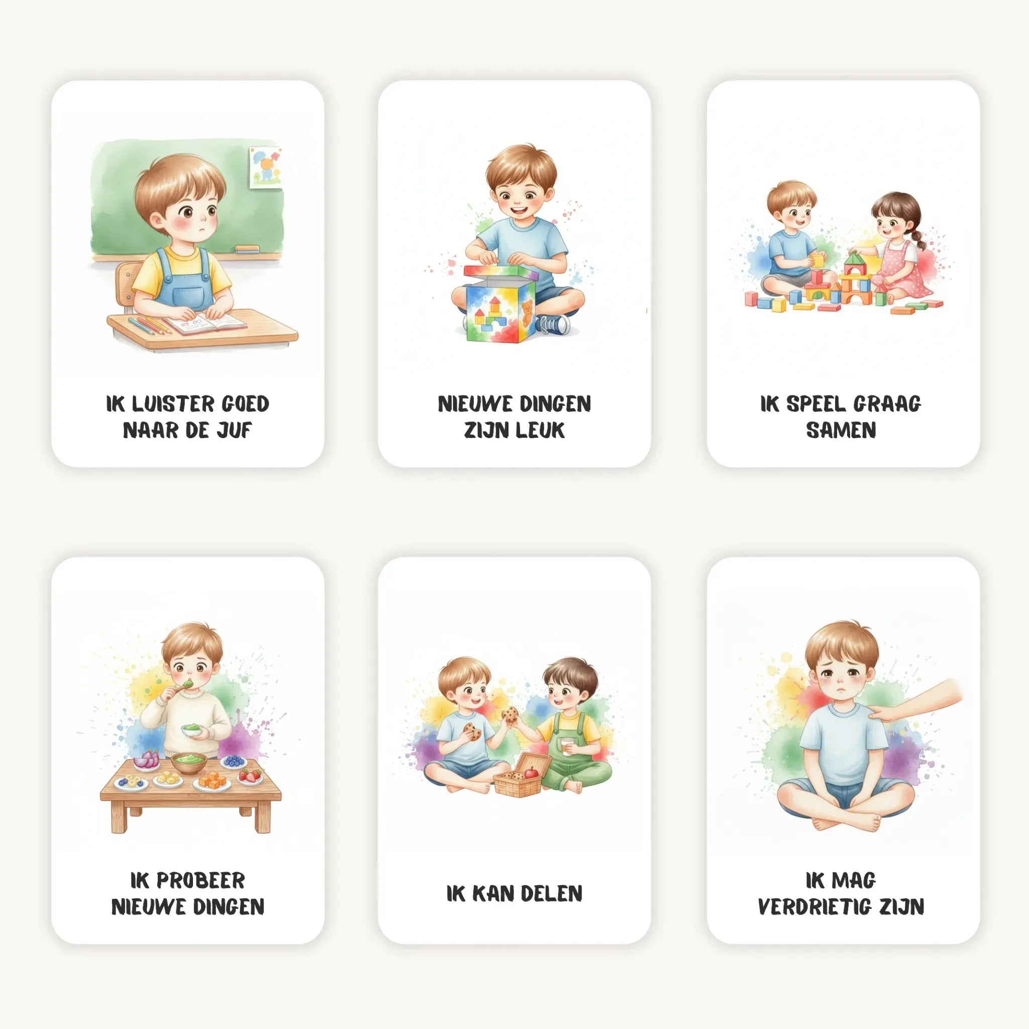 Flatlay van zes A7 affirmatiekaarten voor kleuters jongens in stoere aquarel kleuren op een lichte achtergrond