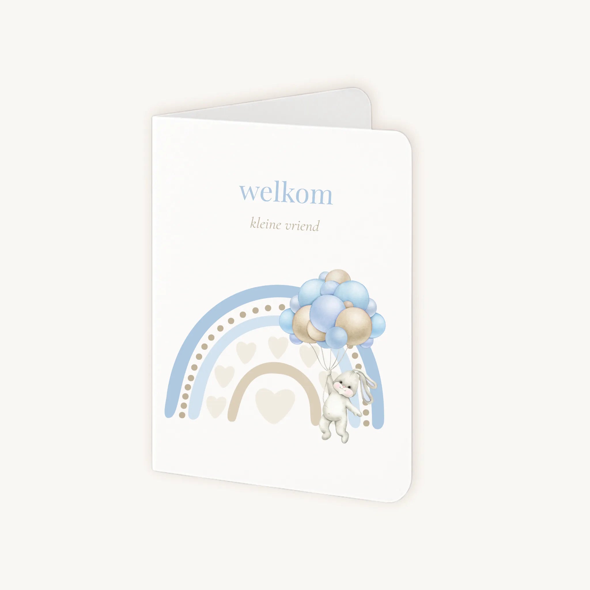 Staande kaart half geopend met regenboogkonijntje en tekst "Welkom kleine vriend".
