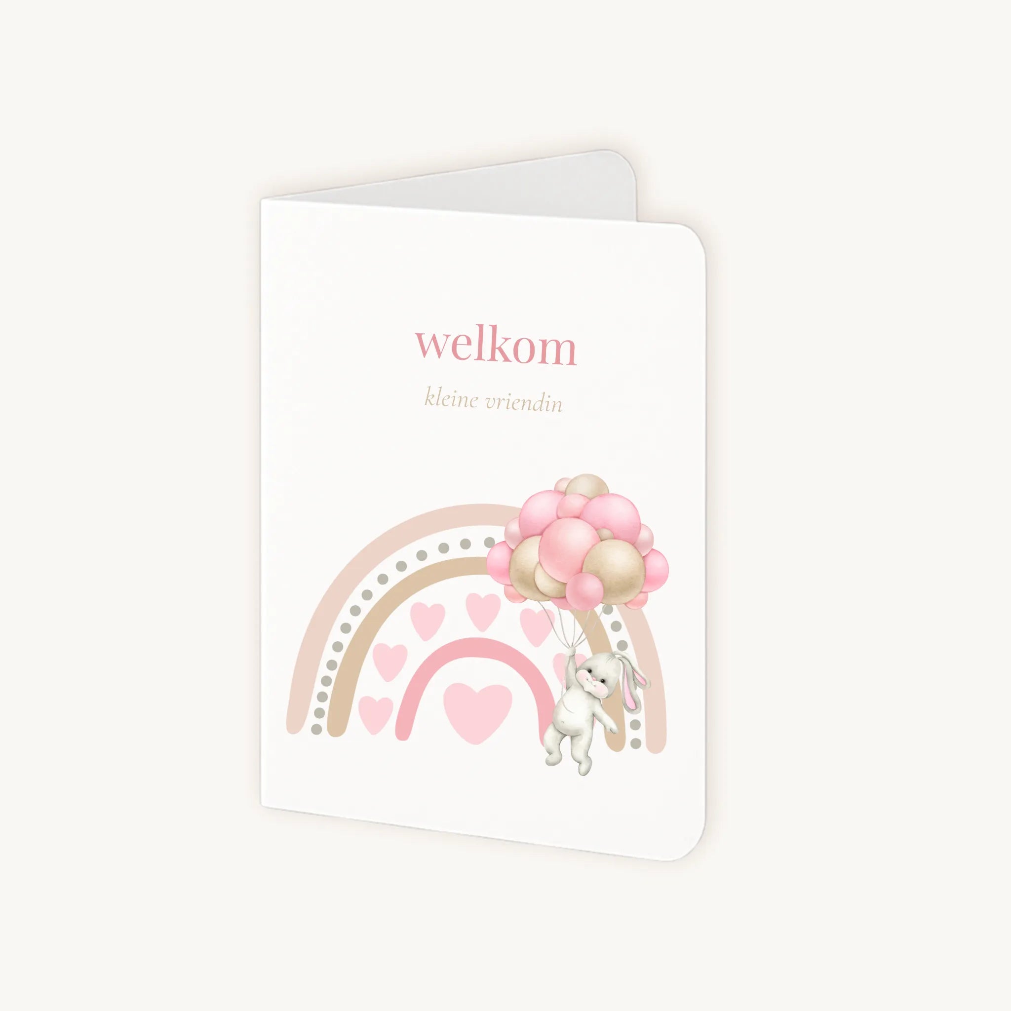 Staande kaart half geopend met regenboogkonijntje en tekst "Welkom kleine vriendin".