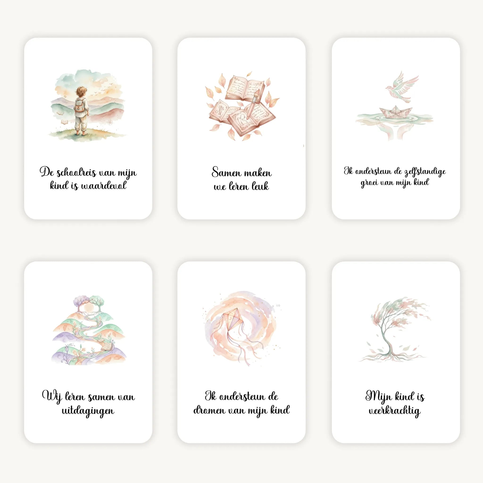 Flatlay van 6 dreamy boho aquarelkaarten met korte affirmaties over het opvoeden van schoolkinderen, in zachte natuurlijke tinten met afgeronde hoeken en een warme, harmonieuze uitstraling.