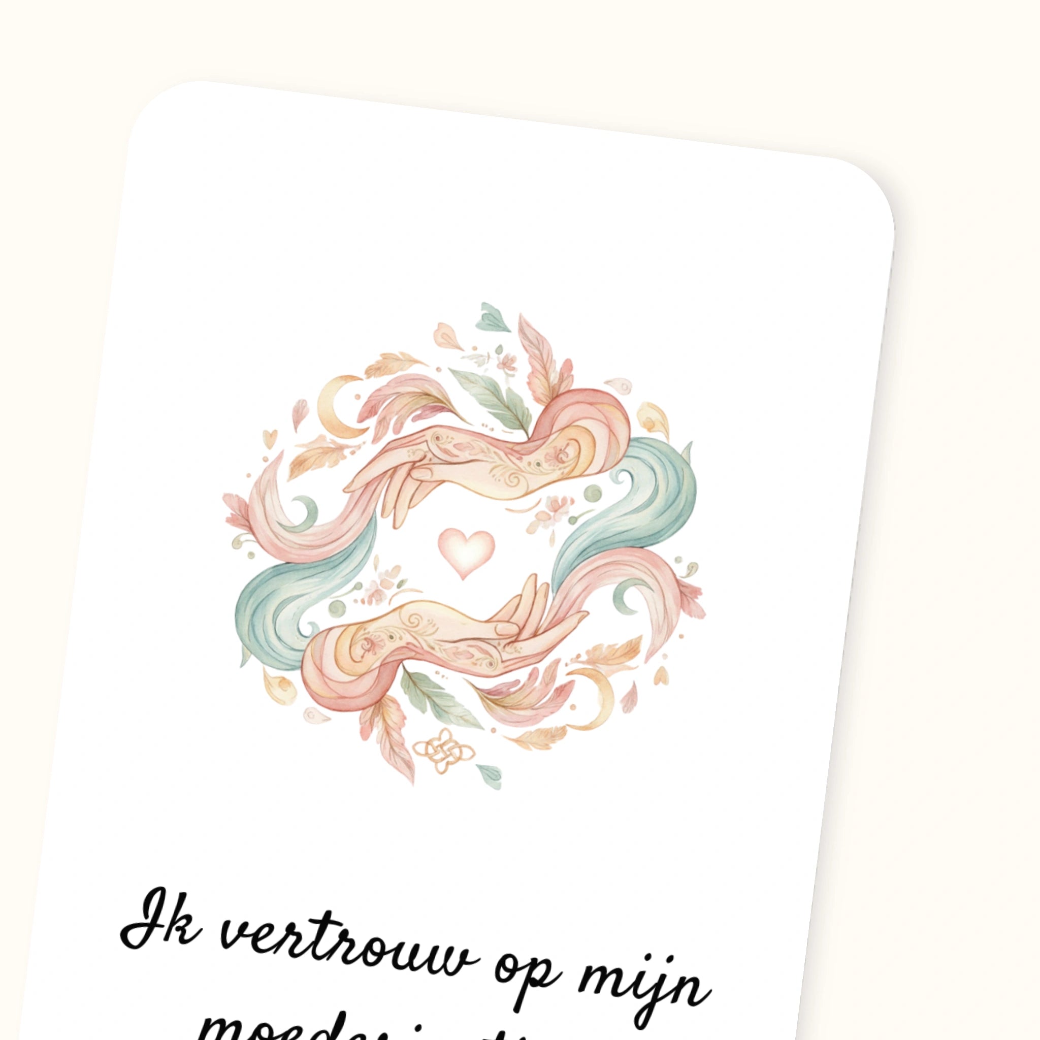 Detail van een affirmatiekaart voor na de bevalling met tekst en papierstructuur