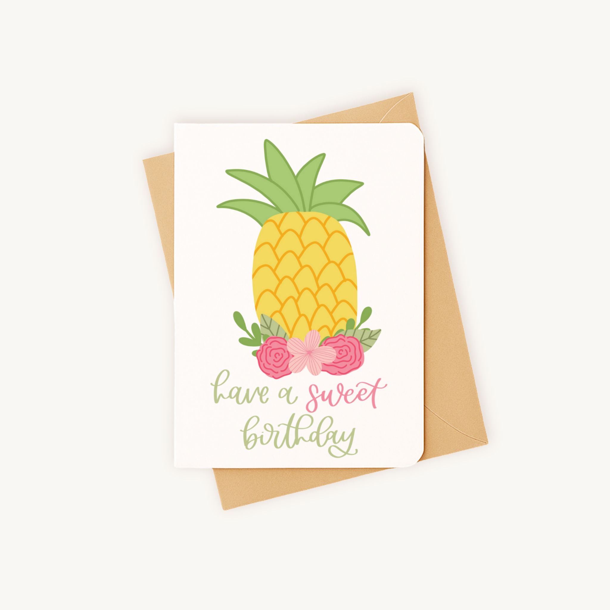 Verjaardagskaart ananas liggend met bijpassende kraft bruine envelop