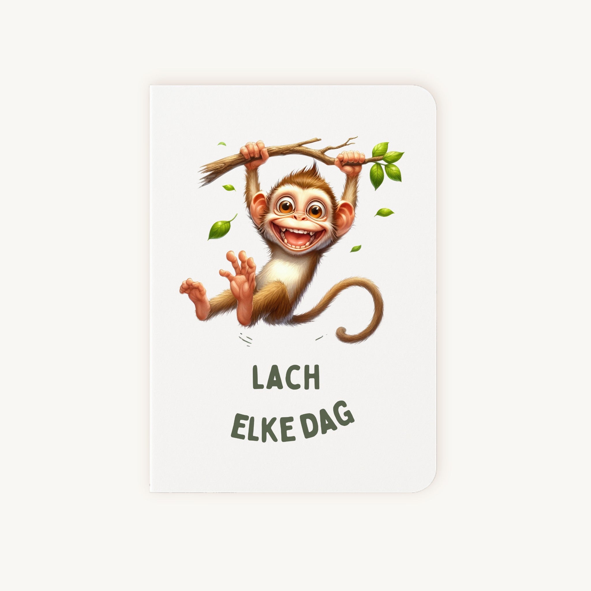 Vrolijke kaart met schattige aap die aan tak hangt en tekst Lach elke dag