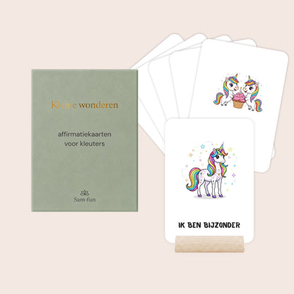 Affirmatiekaarten voor kleuters met eenhoorns en houten kaarthouder