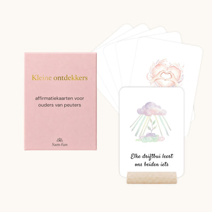Affirmatiekaarten voor het opvoeden van peuters in boho aquarel met houten houder