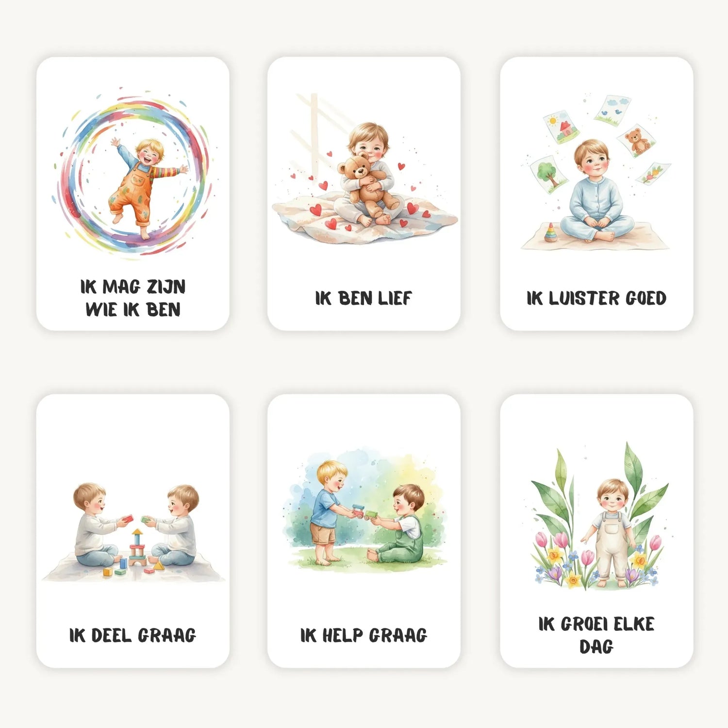 Flatlay van zes A7 affirmatiekaarten voor peuters jongens in stoere aquarelstijl op lichte achtergrond