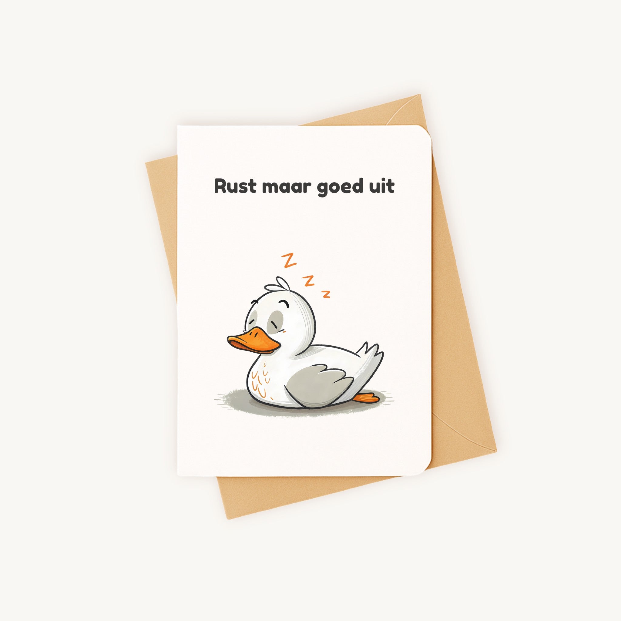 Beterschapskaart slapende eend liggend op kraft envelop