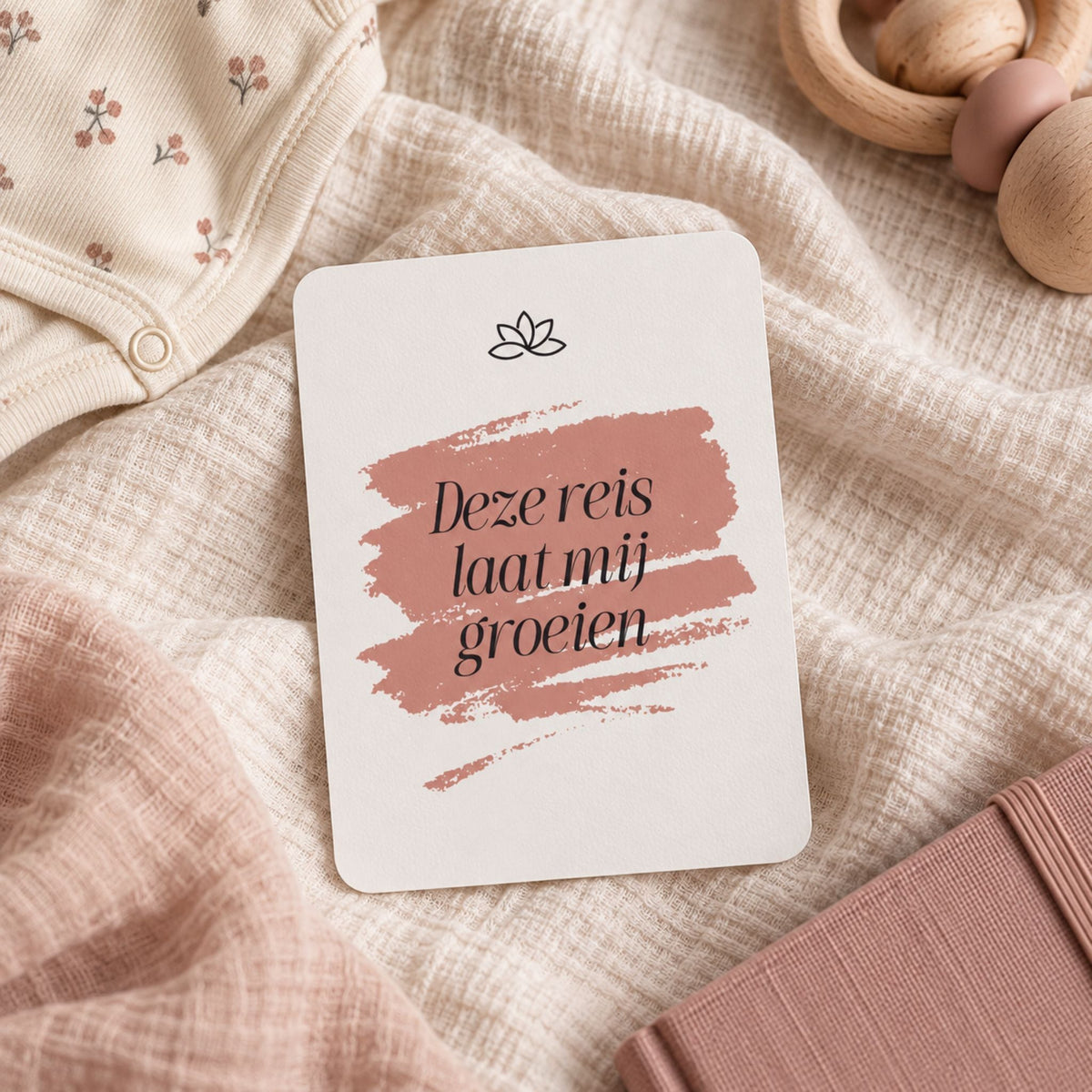 "Affirmatiekaart uit cadeauset Liefdevolle reis in minimalistische stijl"