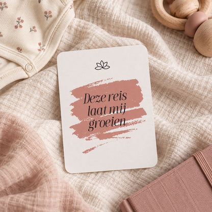 "Affirmatiekaart uit cadeauset Liefdevolle reis in minimalistische stijl"