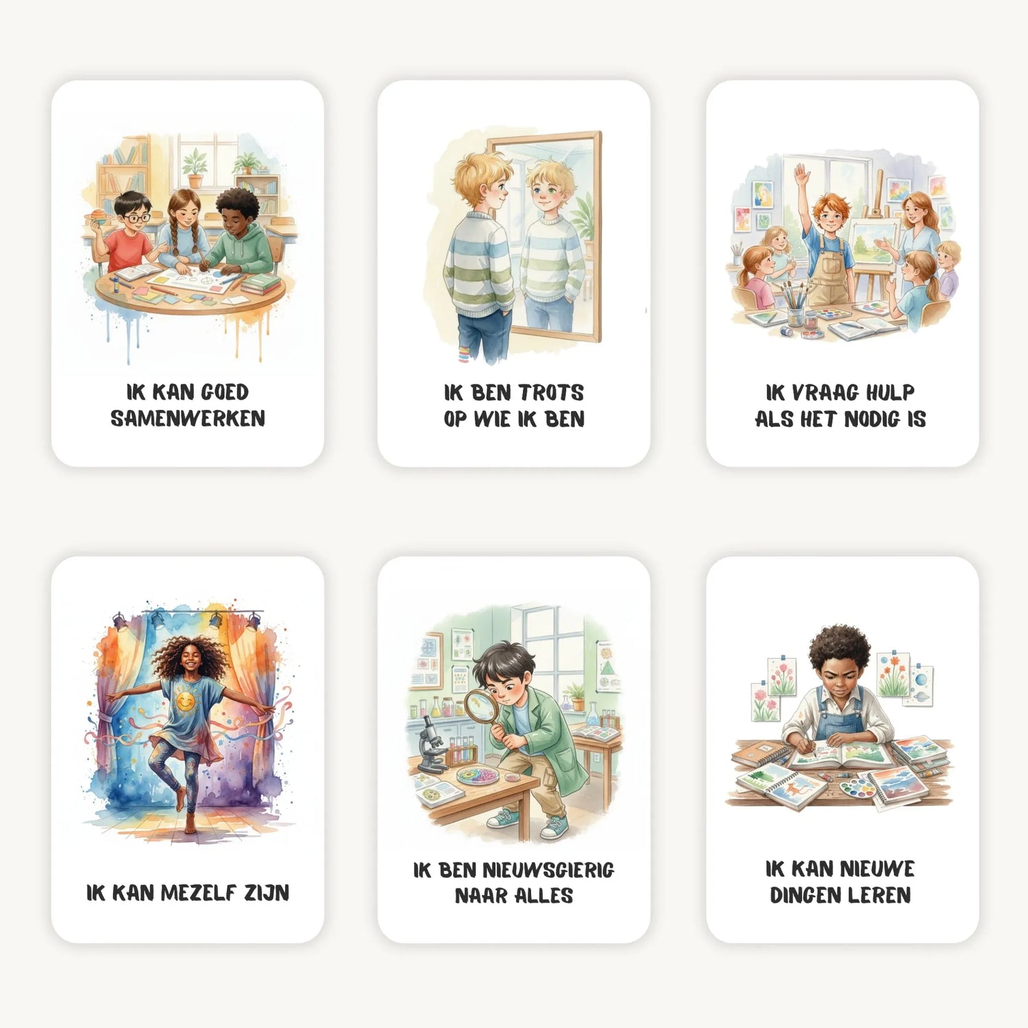 Flatlay van 6 aquarelkaarten met korte affirmaties voor schoolkinderen, zachte natuurlijke tinten en afgeronde hoeken, rustig gepresenteerd op een lichte ondergrond.