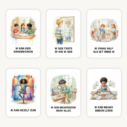 Flatlay van 6 aquarelkaarten met korte affirmaties voor schoolkinderen, zachte natuurlijke tinten en afgeronde hoeken, rustig gepresenteerd op een lichte ondergrond.