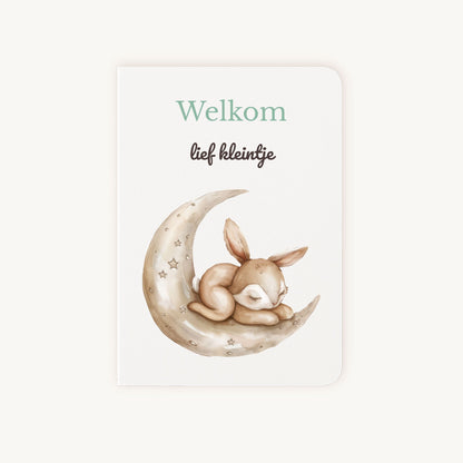 Aquarel geboortekaart konijn slapend op maan met tekst welkom lief kleintje