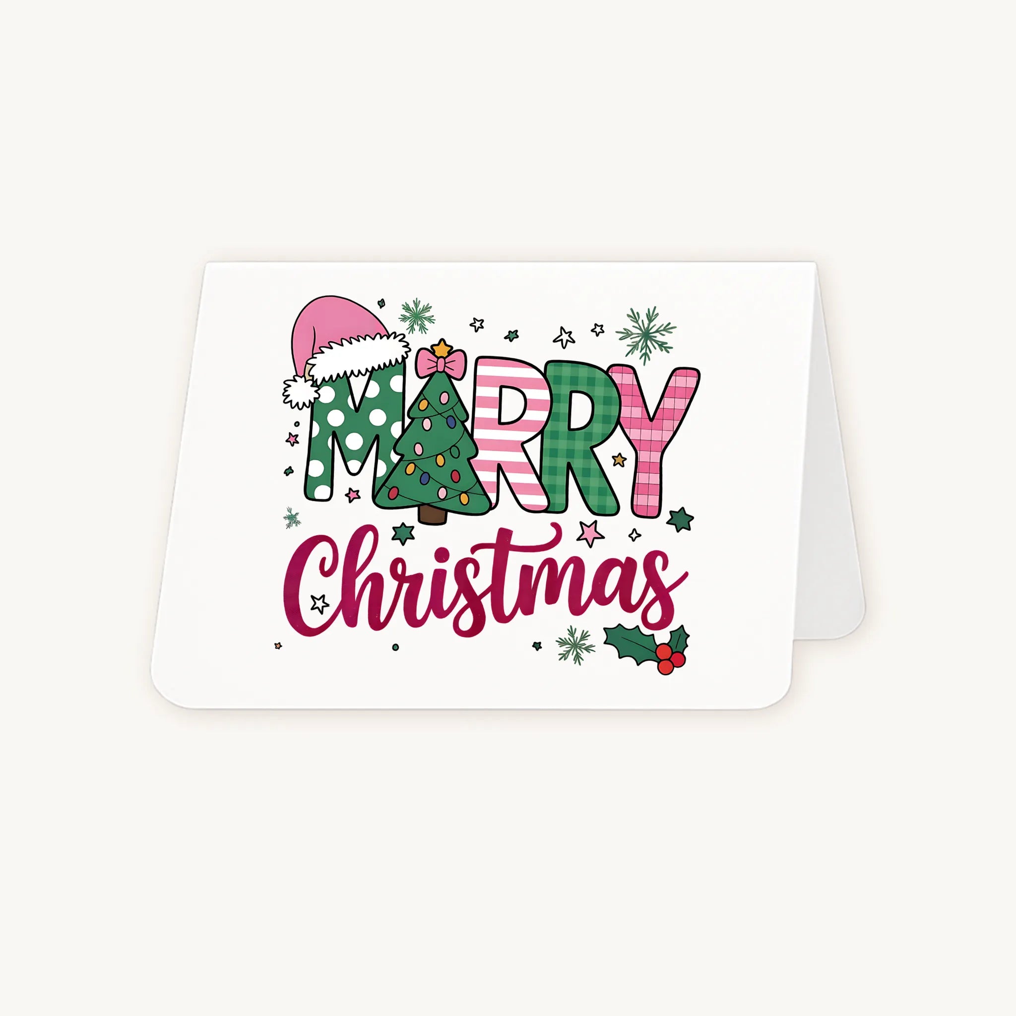 Liggende kerstkaart met speelse Merry Christmas-illustratie op kraftenvelop.