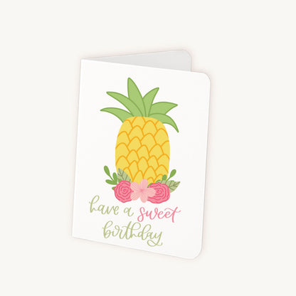 Verjaardagskaart ananas half geopend toont binnenruimte voor tekst