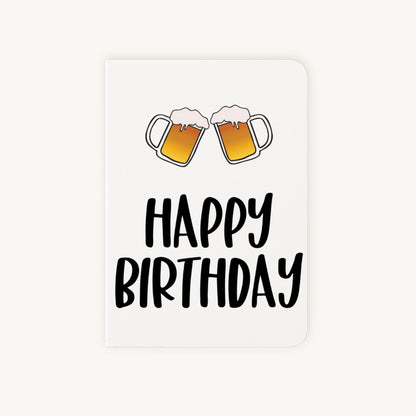Verjaardagskaart bierpullen voorkant met proostende pullen en Happy Birthday tekst