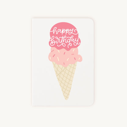 Verjaardagskaart ijsje voorkant met happy birthday tekst en kleurig ijsje design