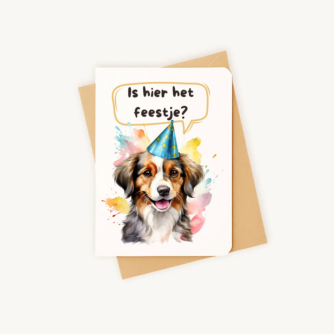 Staande verjaardagskaart met hondillustratie op kraftenvelop.