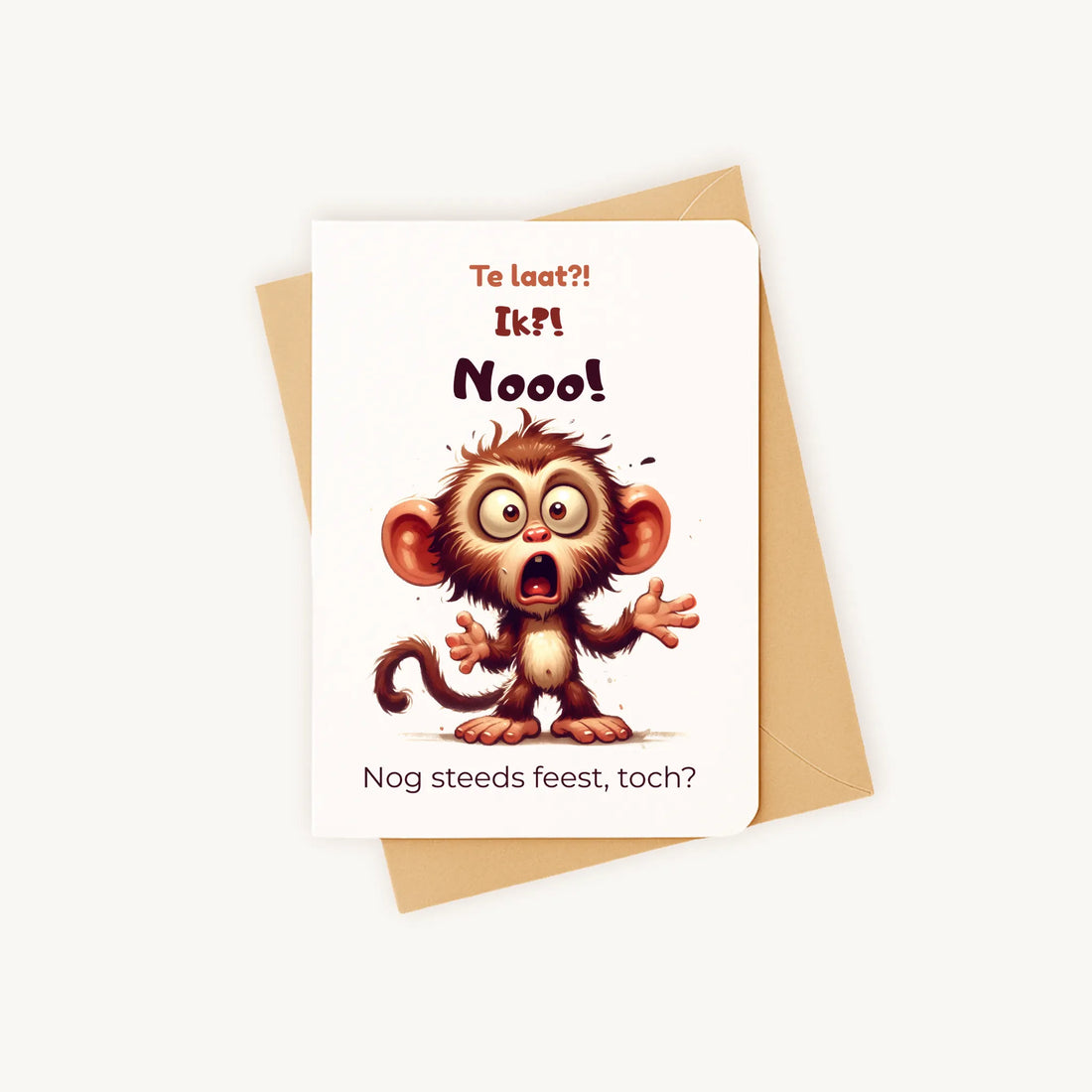 Staande verjaardagskaart met aapillustratie op kraftenvelop.