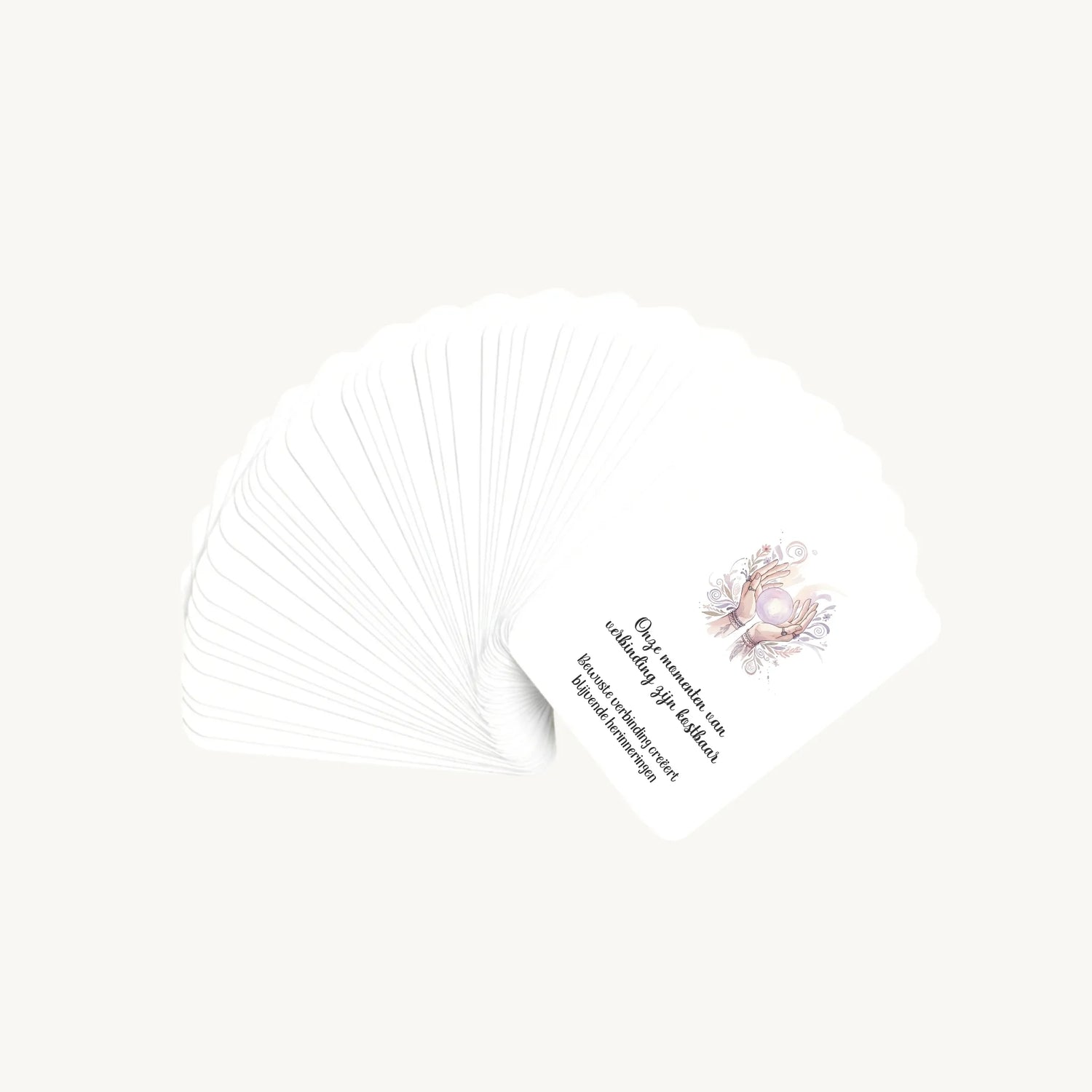 Waaier van 30 dreamy boho aquarelkaarten met affirmaties en subtekst over het opvoeden van pubers en tieners, waarbij alleen de bovenste kaart zichtbaar is, in een kalme, warme stijl vol begrip en verbinding.