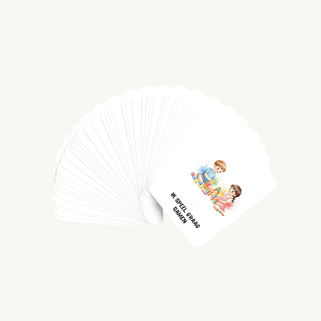Waaier van 30 aquarelkaarten voor kleuters, waarbij alleen de bovenste illustratie zichtbaar is, in zachte jongensachtige kleuren met een kalme en speelse uitstraling.