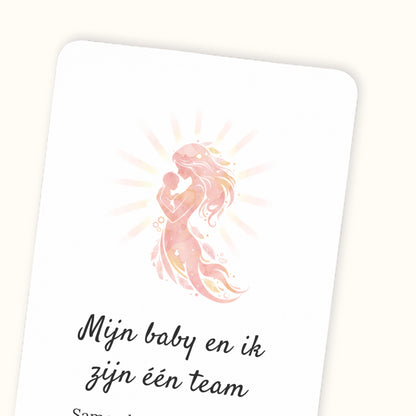 Detail van een affirmatiekaart voor zwangerschap met subtekst